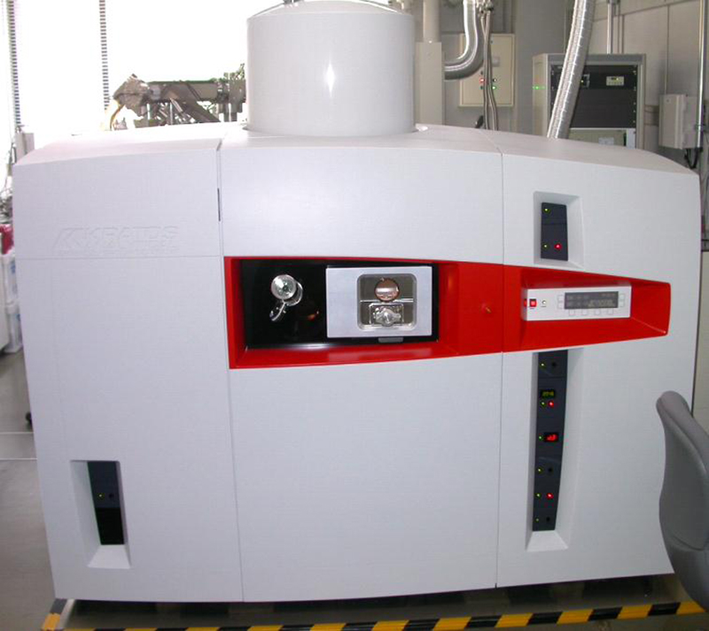 エックス線光電子分光分析装置(XPS)