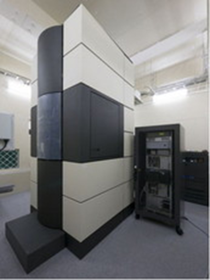 300kVクライオ電子顕微鏡