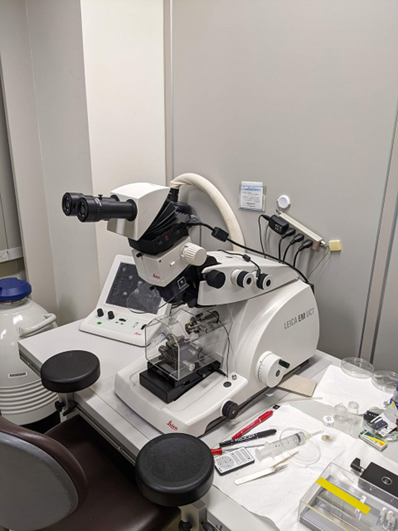 高分子・生物系電子顕微鏡用試料作製装置群